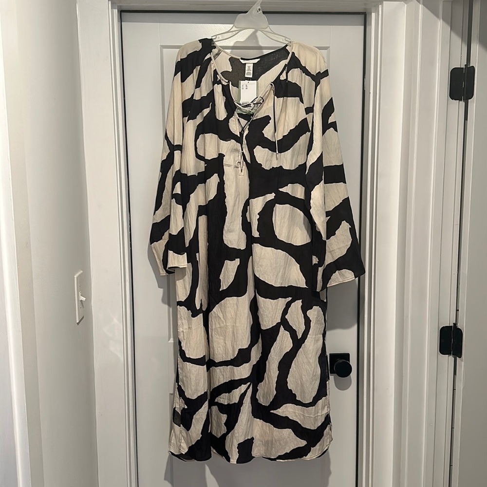 Bold and flattering dress